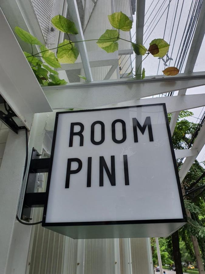 Roompini Bangkok Exterior foto